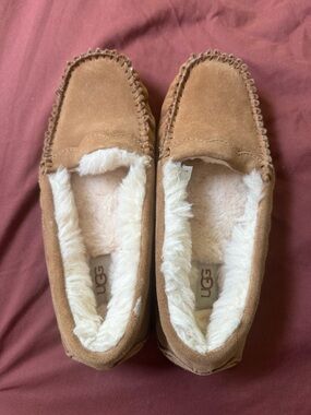 UGG Chestnut Suede Moccasin with Cream Shearling Lining